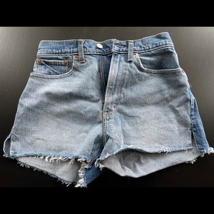 Abercrombie & Fitch, The Mom Short-High Rise, blue denim shorts. Size 26/2